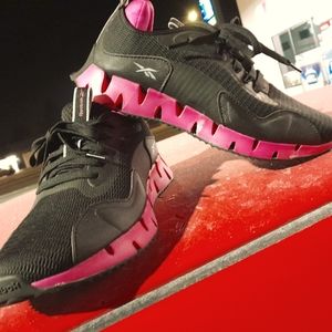 Like New! Rebock Womens Running Shoes Size 10.